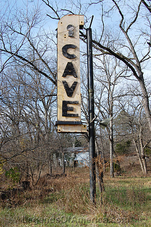 Lanagan, MO - Cave Sign