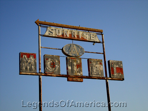 Sullivan, MO - Sunrise Motel Sign
