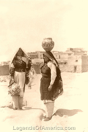 Laguna Pueblo, NM - Women With Pots, 1902.