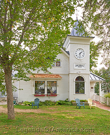 TamworthNHLibraryCarolHighsmith2017