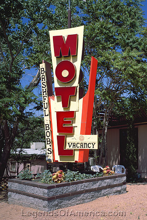 Page, AZ - Bobs Motel Sign