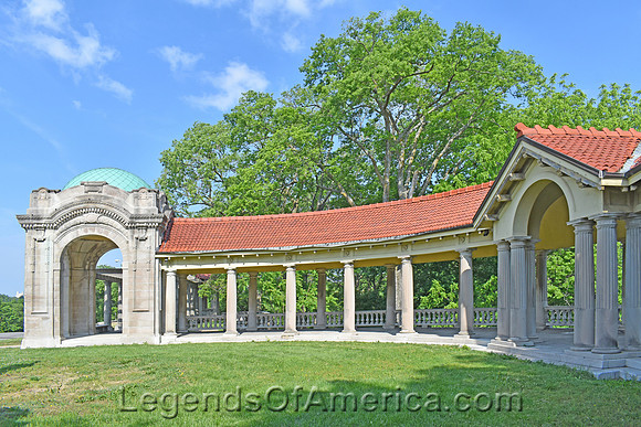 Kansas City, MO -  Scarritt Point Collonade - 4