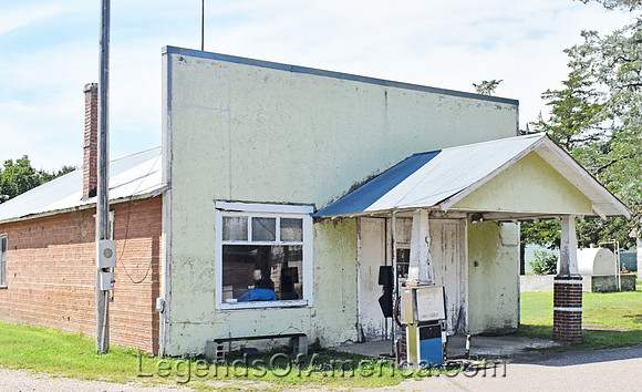 Stuttgart, KS - Old Gas Station