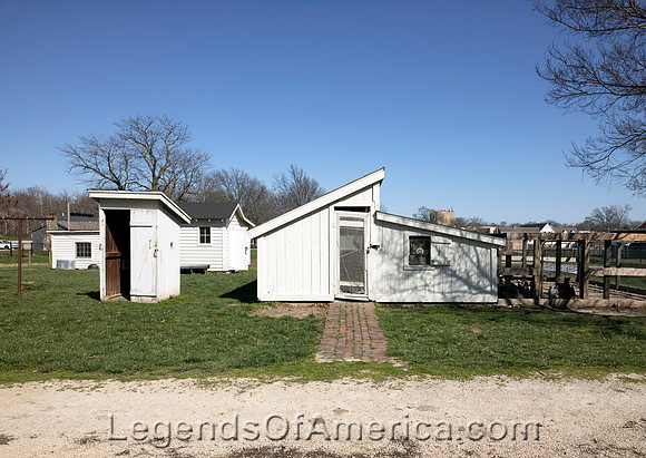 Shawnee, KS - Shawnee Town Theme Park Barnyard Scene