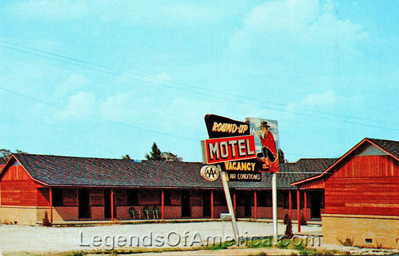 Claremore, OK - Round-Up Motel Postcard