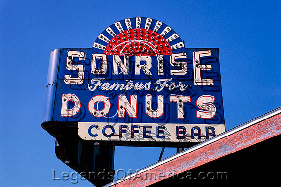 SpringfieldILSonriseDonutsJohnMargolies2003