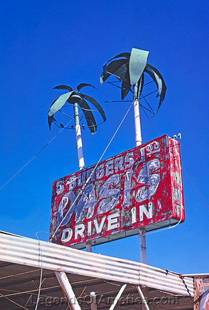ElRenoOKOasisDriveinSignJohnMargolies1979