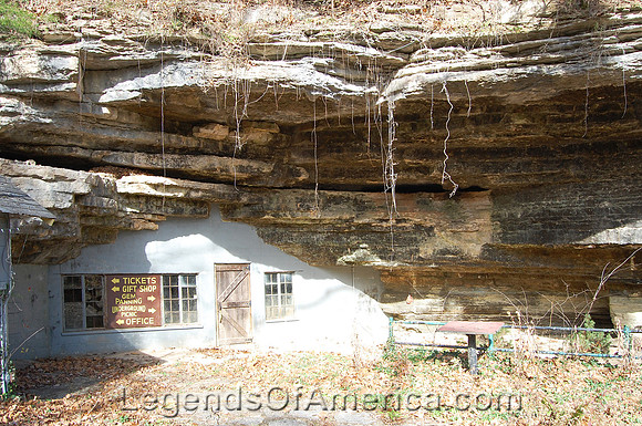 Lanagan, MO - Truitts Cave - 2