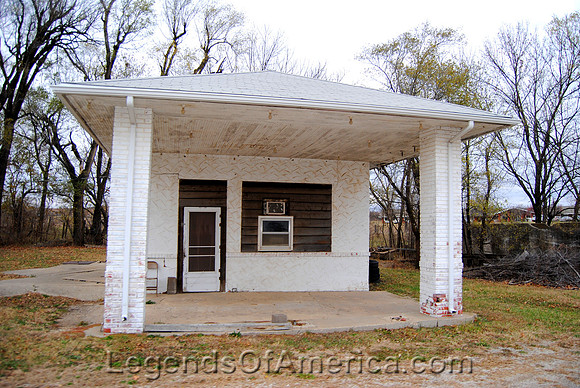 Eskridge, KS - Old Gas Station