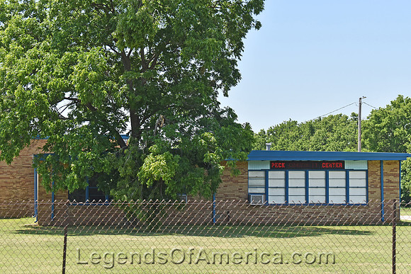 Peck, KS - Old School