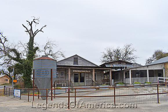 Pipe Creek, TX - Buildings