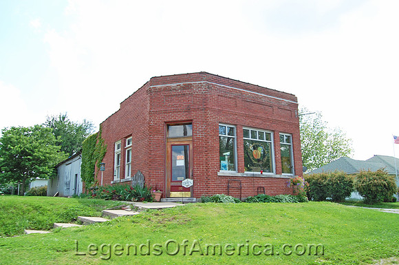 DoverMOOldBusinessBuilding