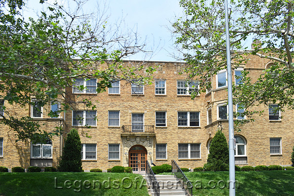 Kansas City, MO - Country Club Plaza Apartments