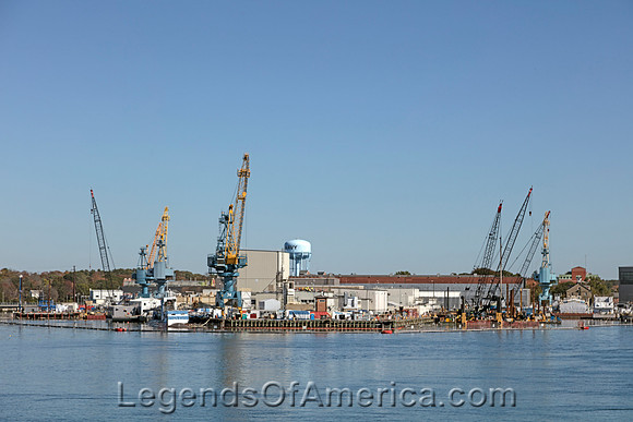 KitteryMEPortsmouthNavalShipyardCarolHighsmith2017