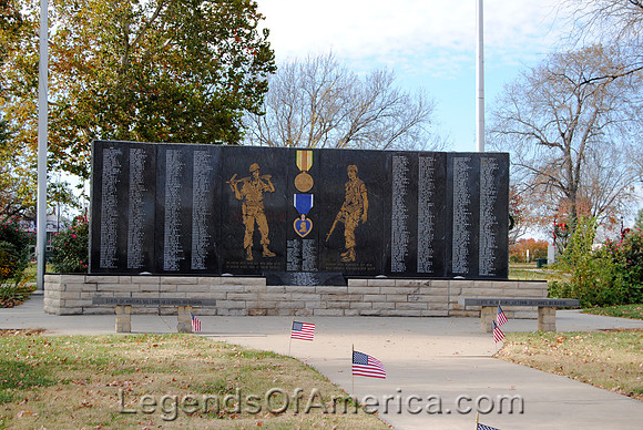 Junction City, KS - Veterans Memorial