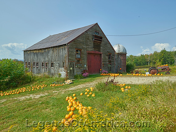 Denmark, ME - Barn