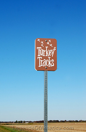 Nilwood, IL - Turkey Tracks Sign