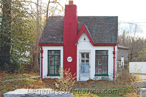 Noel, MO - Old Gas Station