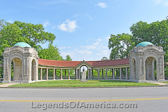 Kansas City, MO -  Scarritt Point Colonade