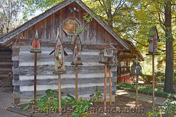 Grand Rivers, KY - Patti's Settlement Birdhouses