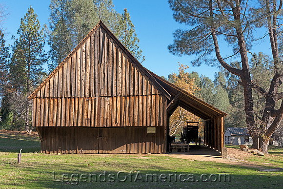 Shasta City, CA - Barn