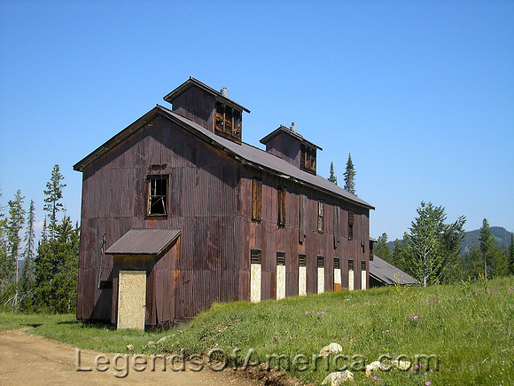 Southern Cross, MT - Building