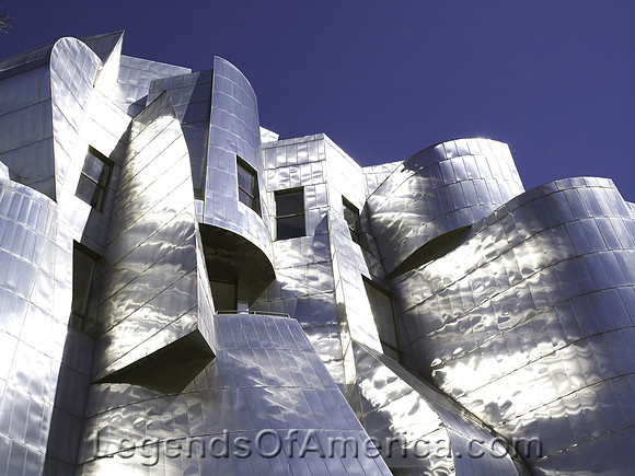 Minneapolis, MN - Frederick R. Weisman Art Museum