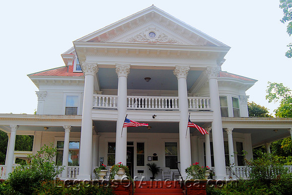 Larium, MI - Larium Manor Inn