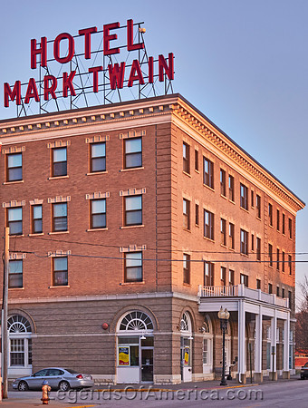 HannibalMOHotelMarkTwainHighsmith2021