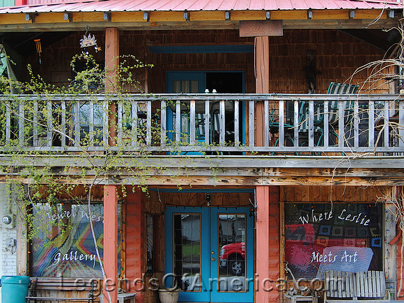 Leslie, AR - Storefront