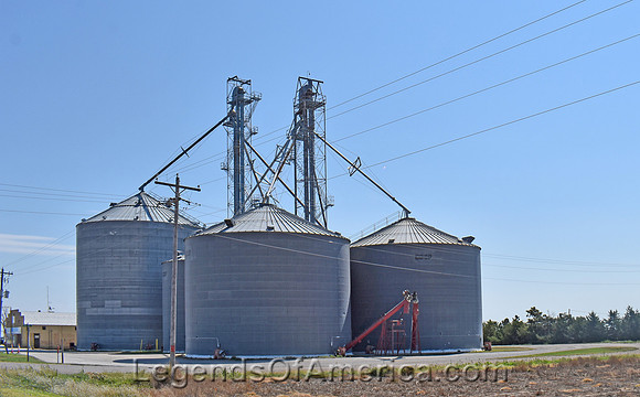 Kalvesta, KS - Silos