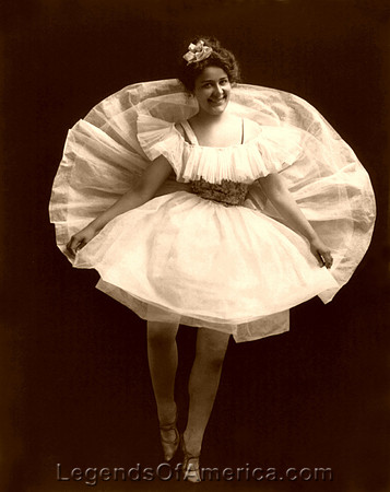 Flying Dress, 1902