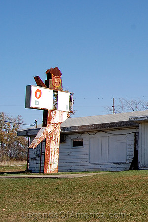 Towanda, IL - Old Drive-in Sign
