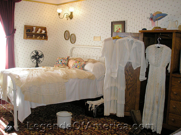 Fort Smith, AR - Miss Laura's Brothel - Bedroom