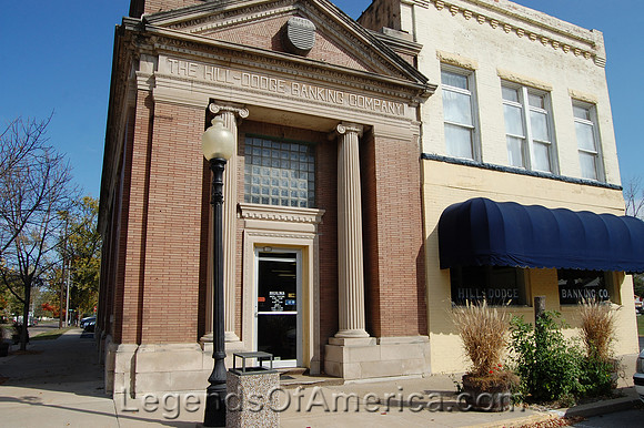 Warsaw, IL - Hill Dodge Bank