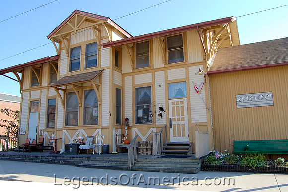 Lexington, IL - Depot