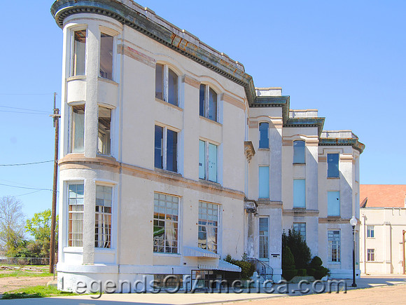 Texarkana, TX - FlatIron Building - 2