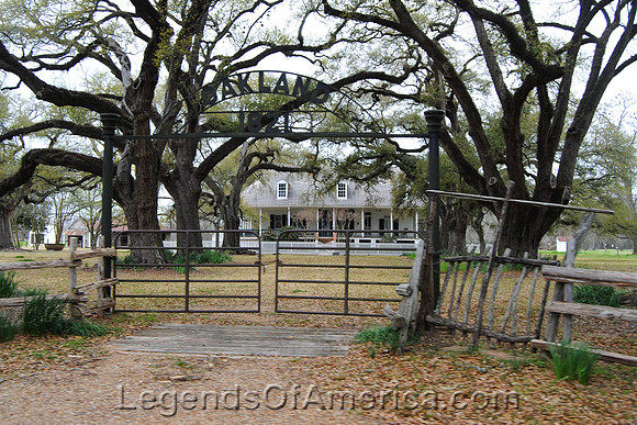 Natchitoches, LA - Oakland Plantion Mansion