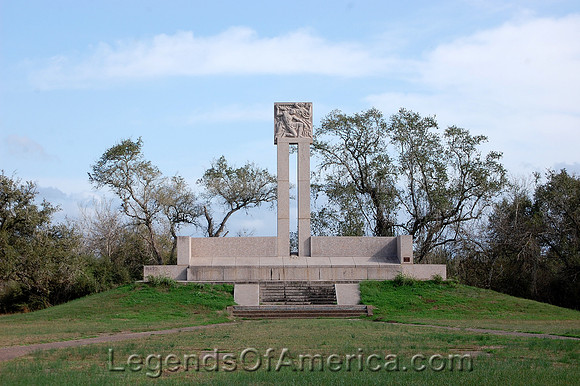 Goliad, TX - Fannin Grave - 2