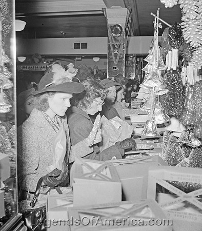 Washington, D.C. - Woolworth's Christmas Shopping