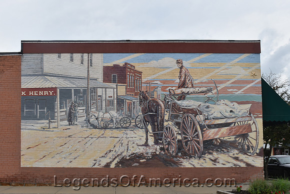 Tonganoxie, KS - Mural