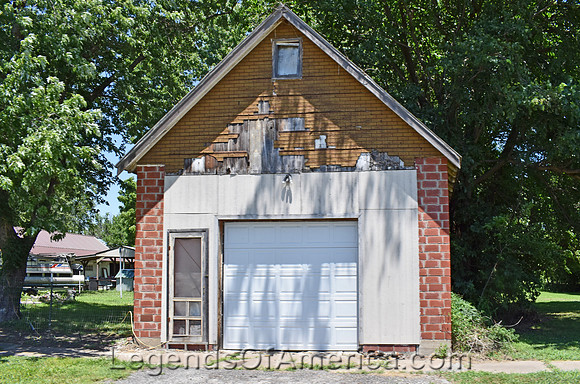 Mapleton, KS - Garage