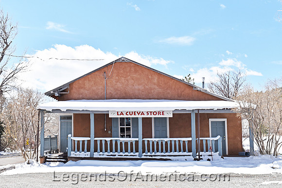 La Cueva, NM - Store