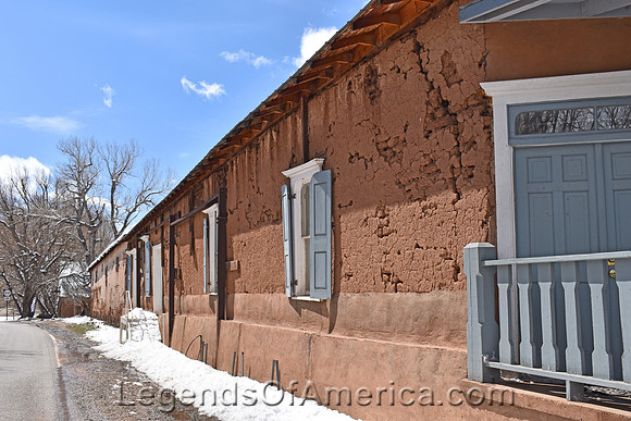 La Cueva, NM - Store Side