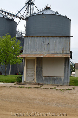 Home, KS - Building - 3