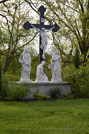 Leavenworth, KS - University of St Mary Statue