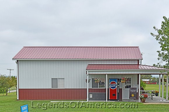 Vassar, KS - Building