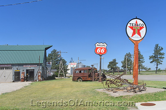 Montezuma, KS - Signs