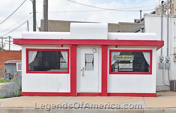 Ellinwood, KS - Old Valentine Diner - 2