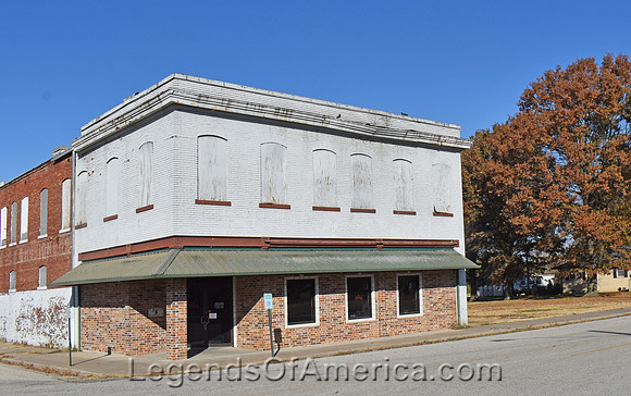 Scammon, KS - Newer Business Building